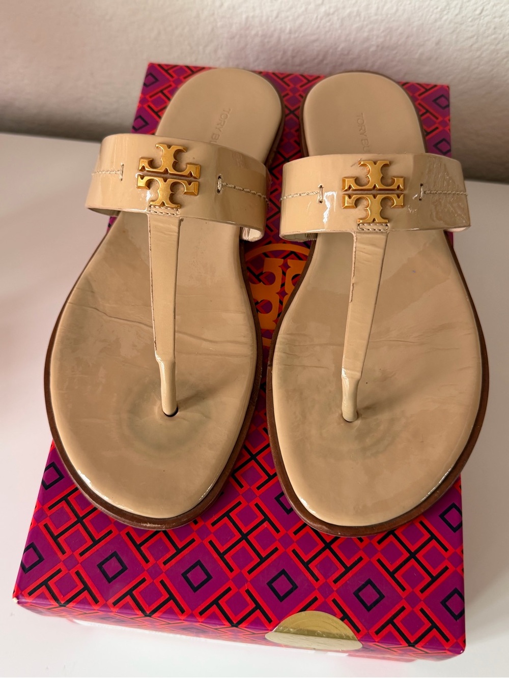 Tory Burch Nude Patent Miller Thong Sandals size 7.5